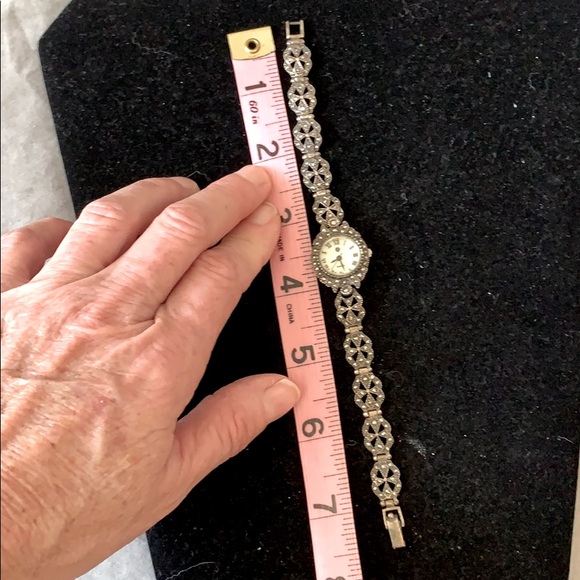 Watch w/Black crystal & black metal quartz guc - Picture 3 of 9